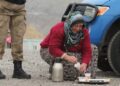 Evinden taşıdığı çayla Jandarma personelinin yüreğini ısıttı