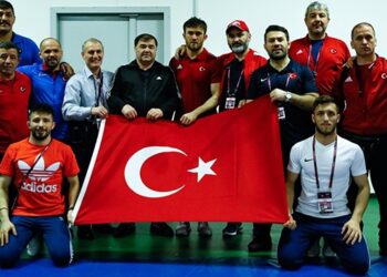 Milli güreşçilerden 9 madalya