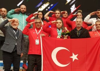 Milli halterci Melike Günal’dan 3 altın madalya