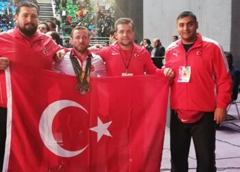 Milli halterciden 3 madalya