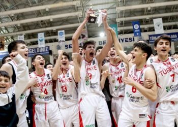 Genç milliler namağlup şampiyon