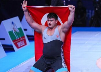 Rıza Kayaalp Türk güreş tarihine geçti