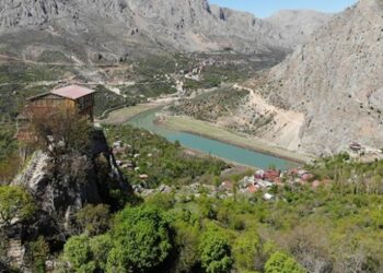 Kayalığa yapılan ev, şehrin sembolleri arasına girdi