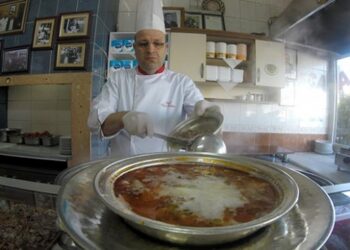Kelle paça çorbasını şoklayarak, Türkiye’nin her yerine gönderiyorlar