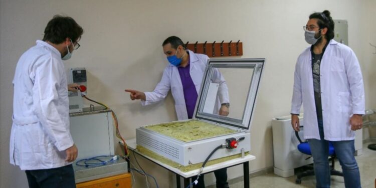 İzmir’de elektrikli araçlar için ‘hızlı şarj imkanı sağlayan batarya sistemi’ geliştirildi