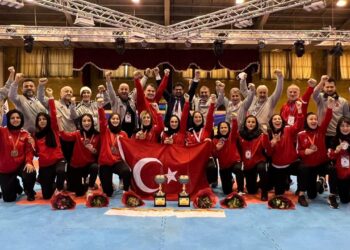 İşitme engelli milli karatecilerden 10 madalya