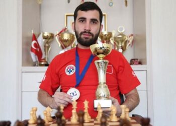 Milli satranççı Berkay Çelik, Türkiye’ye gümüş madalya getirmenin gururunu yaşıyor