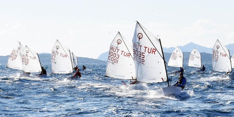 Yelken Optimist Milli Takımı Tayland’ta şampiyon oldu