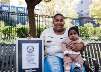 Dünyanın en erken doğan bebeği, rekorlar kitabına girdi