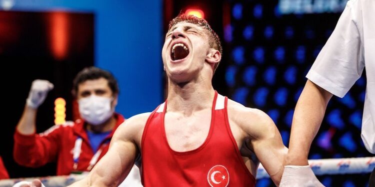 Kerem Özmen’den gümüş madalya