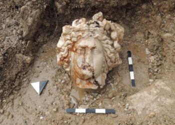 Aizanoi Antik Kenti kazısında ‘Afrodit’ ve ‘Dionysos’ heykel başları bulundu