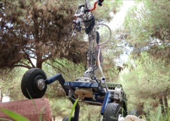 Kocaeli’de üniversite öğrencileri insansız “uzay keşif aracı” üretti