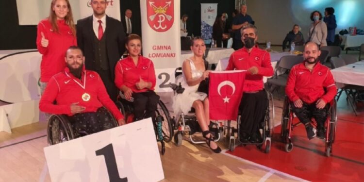 Barış Bayraktar’dan Polonya’da altın madalya