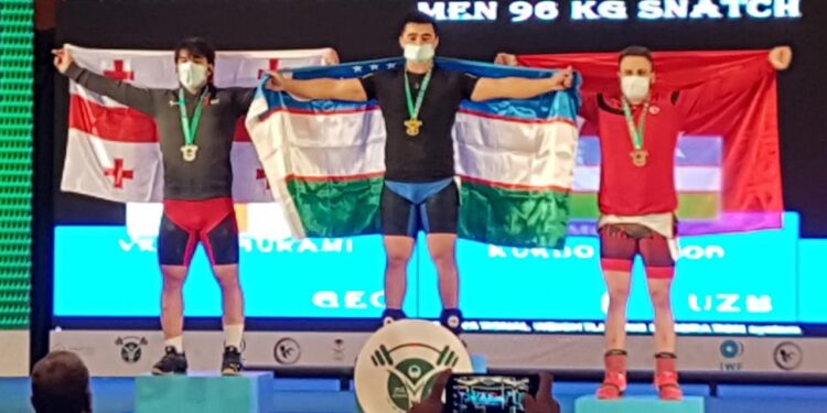 Milli halterci Muhammed Emin Burun bronz madalya kazandı