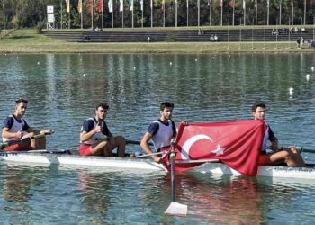 Genç milli kürekçiler Avrupa’nın zirvesine çıktı