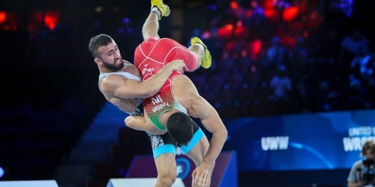 Burhan Akbudak’tan gümüş madalya