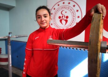 Milli halterci Nuray Levent Finlandiya’da 3 altın madalya kazandı