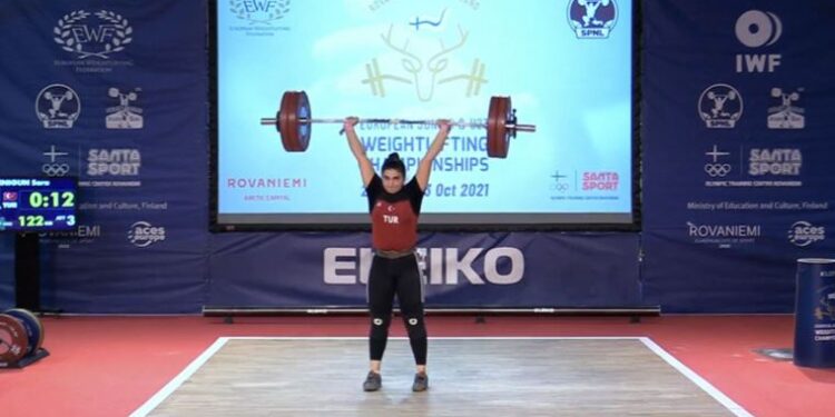 Milli halterci Sera Yenigün, Avrupa’da biri altın 3 madalya kazandı