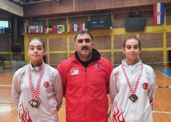 Badmintonda iki altın madalya