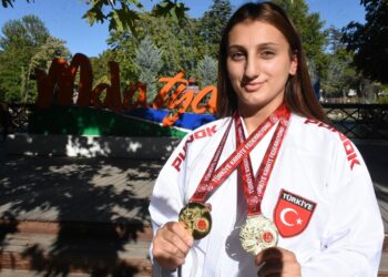 Karateci aileden milli takıma 3 sporcu
