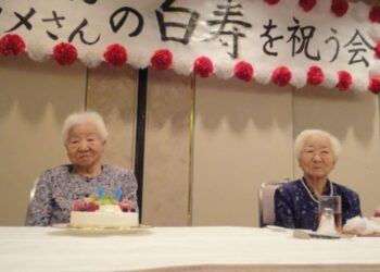 Dünyanın en yaşlı tek yumurta ikizleri Guinness Rekorlar Kitabı’na girdi