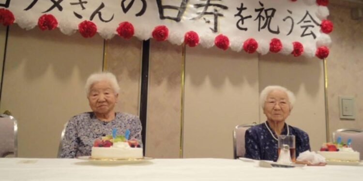 Dünyanın en yaşlı tek yumurta ikizleri Guinness Rekorlar Kitabı’na girdi