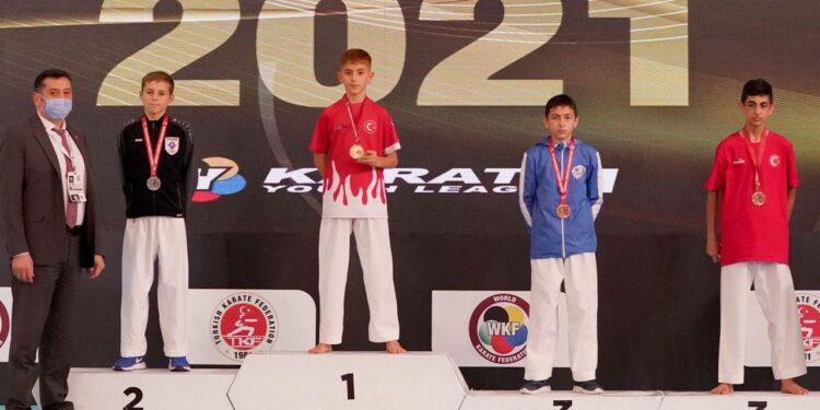 Milli karatecilerden ilk günde 14 madalya