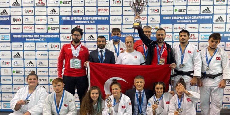 Avrupa Gençler Judo Şampiyonası’nda Türkiye gümüş madalya kazandı