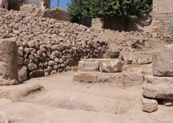 Perre Antik Kenti’ndeki kazılarda sütun ve yazıtlar bulundu