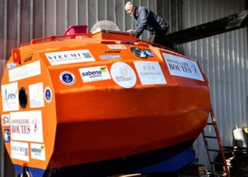 Tasarladığı fıçı kapsülle adalar arasında yolculuk yapacak