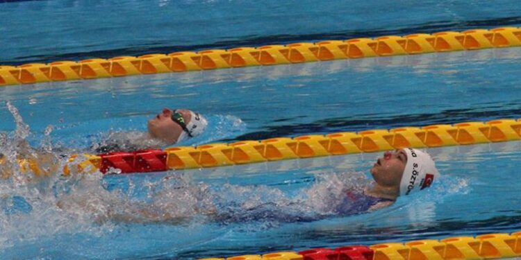 Milli yüzücümüz Sevilay Öztürk, bronz madalya kazandı