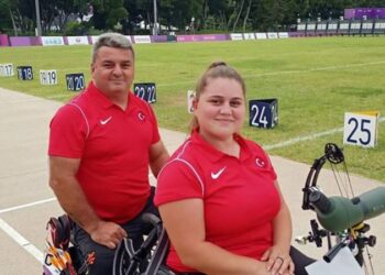 Öznur Cüre ve Bülent Korkmaz gümüş madalya kazandı