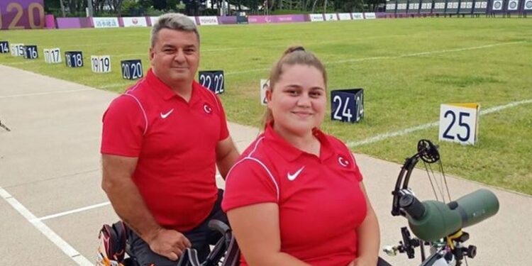 Öznur Cüre ve Bülent Korkmaz gümüş madalya kazandı