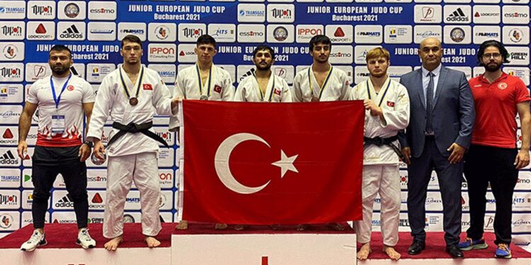 Milli judocular Bulgaristan’da 5 madalya kazandı