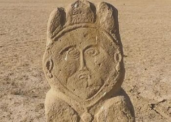 Kazakistan’da 1300 yıllık eski Türk dönemine ait taş heykel bulundu