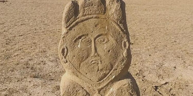 Kazakistan’da 1300 yıllık eski Türk dönemine ait taş heykel bulundu