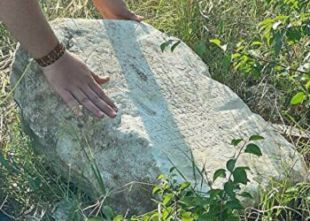 Yol kenarında bulunan 2 bin yıllık kitabenin sırrı çözüldü