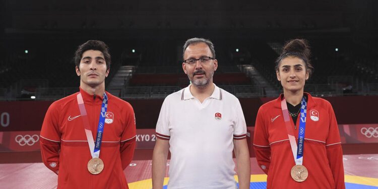 Türk tekvandocular Tokyo 2020’yi 2 madalyayla kapattı