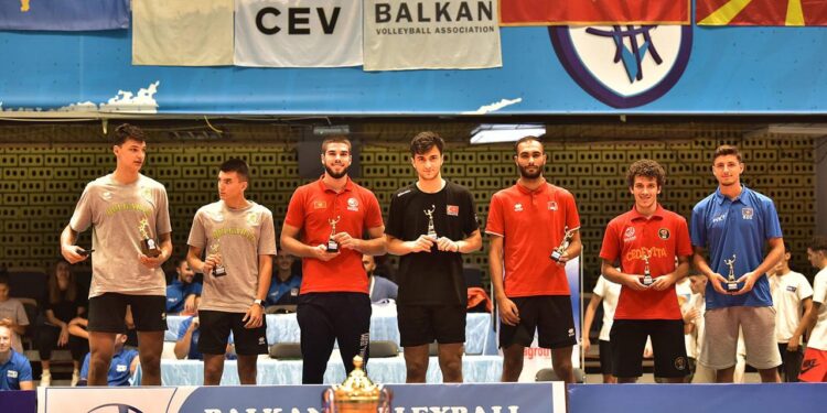 Voleybol 18 Yaş Altı Erkek Milli Takımı’ndan gümüş madalya