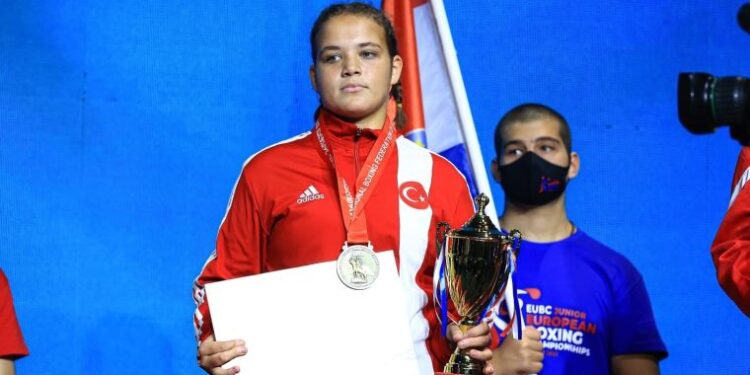 Fatma Kadıköylü, Avrupa üçüncüsü oldu