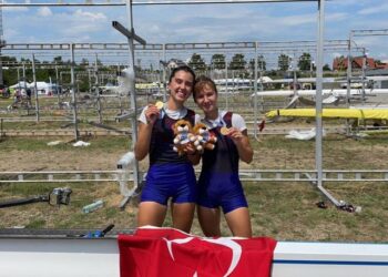 Milli kürekçilerden altın madalya