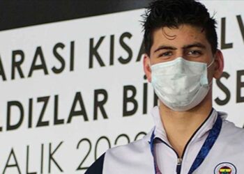 Milli yüzücü Mert Kılavuz, gençlerde Avrupa şampiyonu oldu