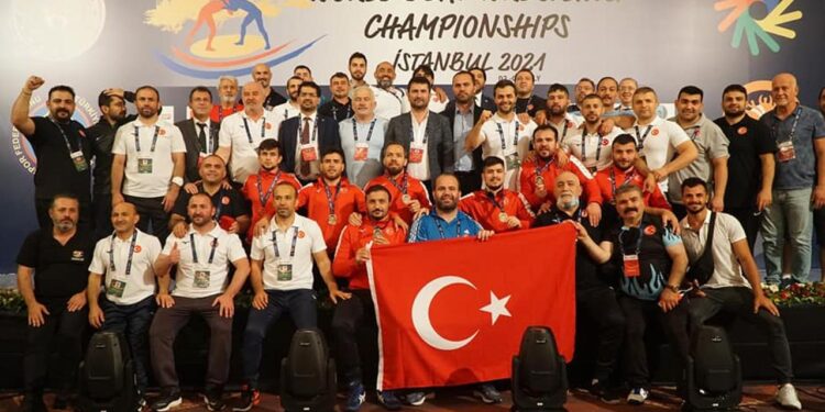 İşitme engelli milli sporculardan 8’i altın 29 madalya