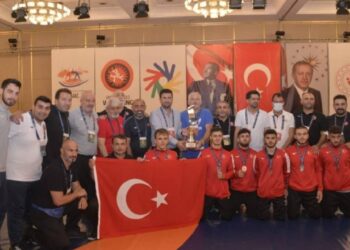 Milli güreşçilerden 6 madalya