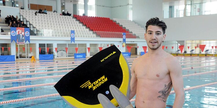 Derin Toparlak’tan yüzmede tarihi başarı