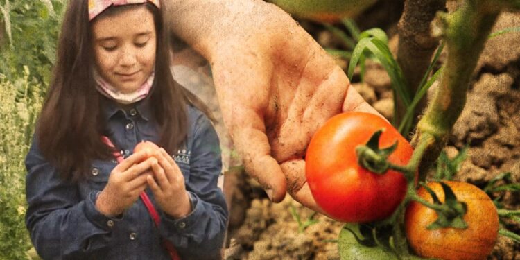 Öğrenciler hobi bahçesinde keyifli vakit geçiriyor