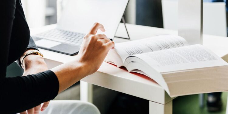 YTB’den yurt dışında akademik eğitim gören vatandaşlara burs