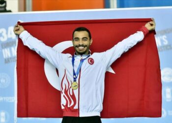 Milli cimnastikçi Ferhat Arıcan, Katar’da Artistik Cimnastik Dünya Kupası’nda altın madalya kazandı