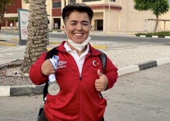 Milli halterci Besra Duman’dan gümüş madalya