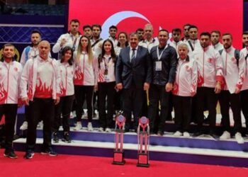 Milli kick boksçular, Özbekistan’da 7’si altın 11 madalya kazandı